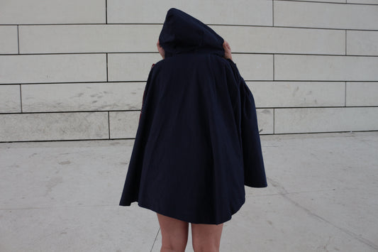 PONCHO “SERWA” BLEU ET BORDEAUX